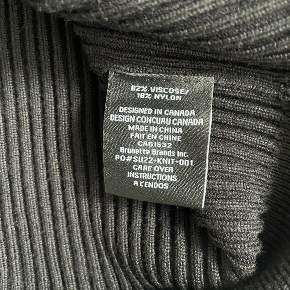 Brunette The Label Black V-Neck Ribbed Knit Black Sweater with Collar - Picture 11 of 11